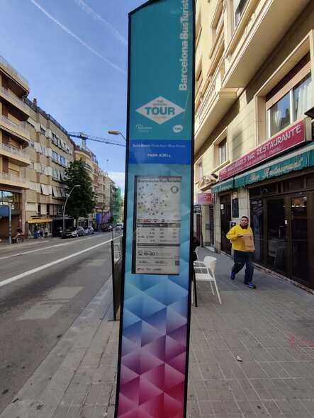 A marker at one of Barcelona's tourist bus stops 