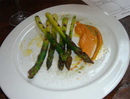 Asparagus with Romesco sauce