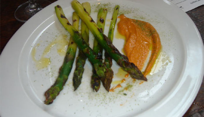 Asparagus with Romesco sauce